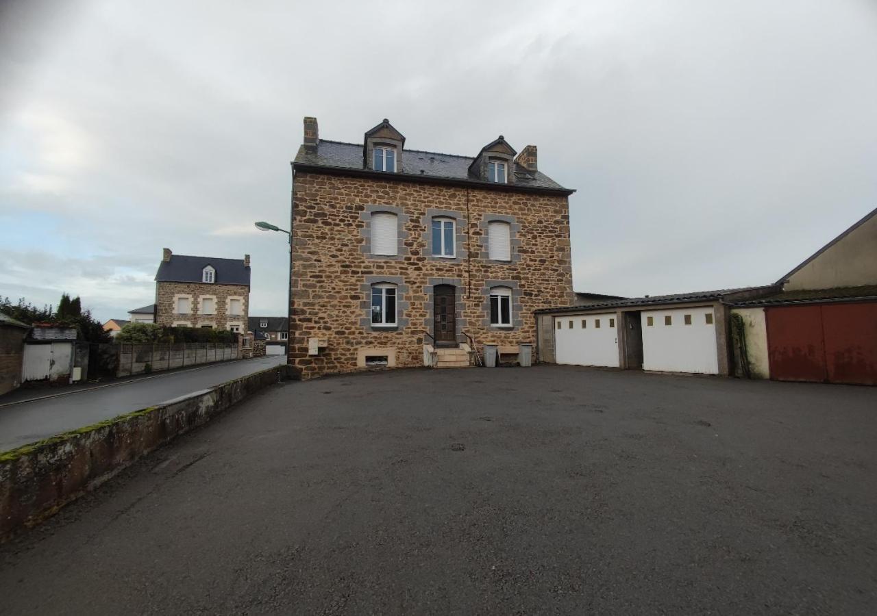 Ferienwohnung Le Petit Melorien Saint-Méloir-des-Ondes Exterior foto